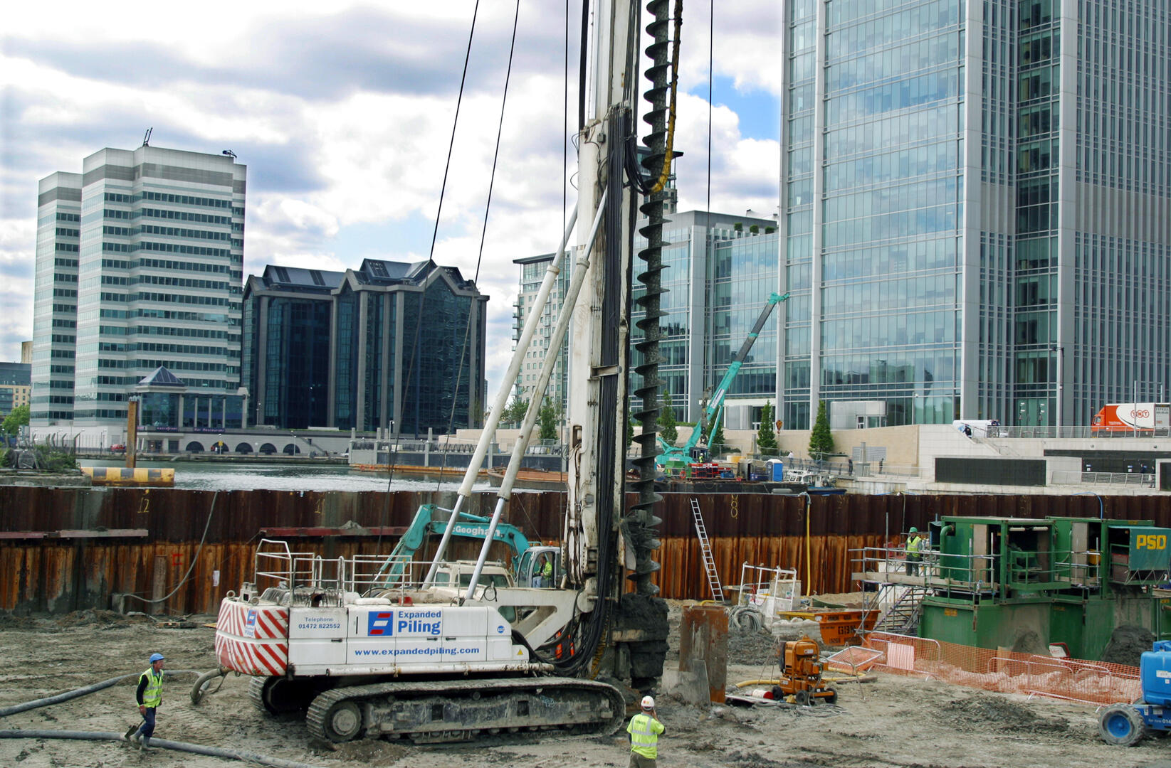 Canary Wharf piling rig © Arup