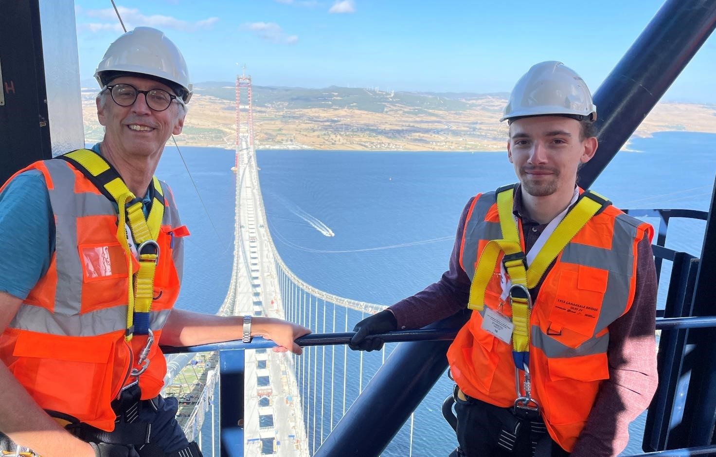 Egnineers on Canakkale Bridge