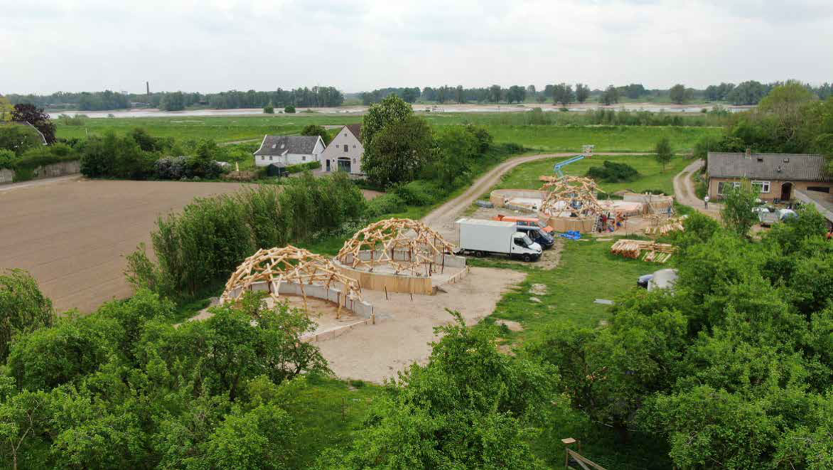 Overview of project with 2 holiday houses and main RF villa house